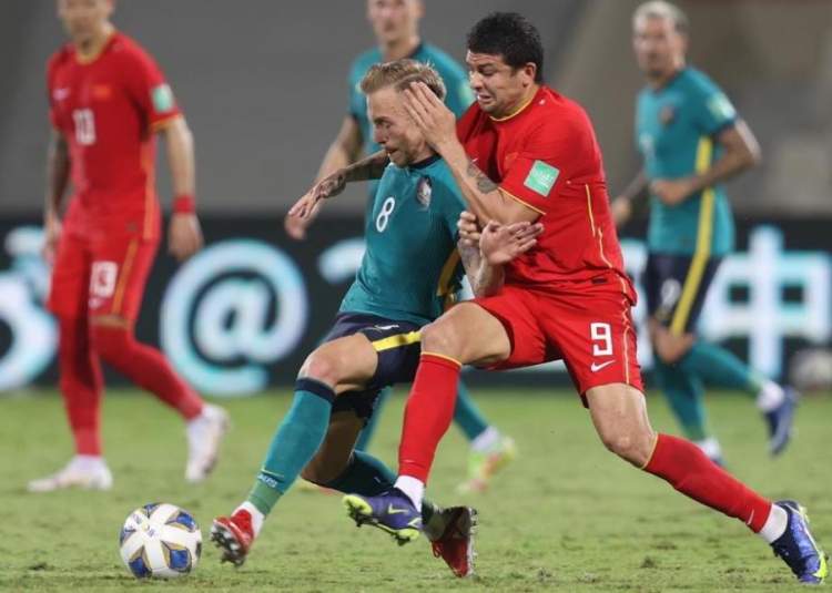 2025中超联赛各队排名折线图