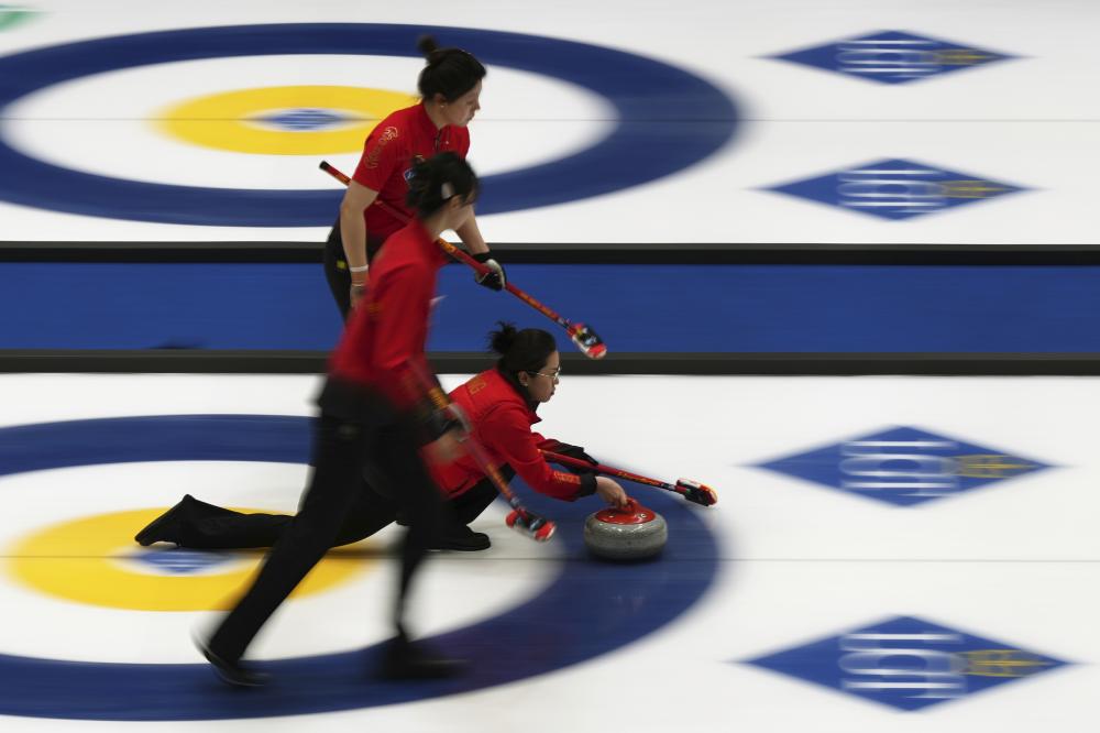 威少本赛季首发时场均接近15+8+8，高于赛季平均数据